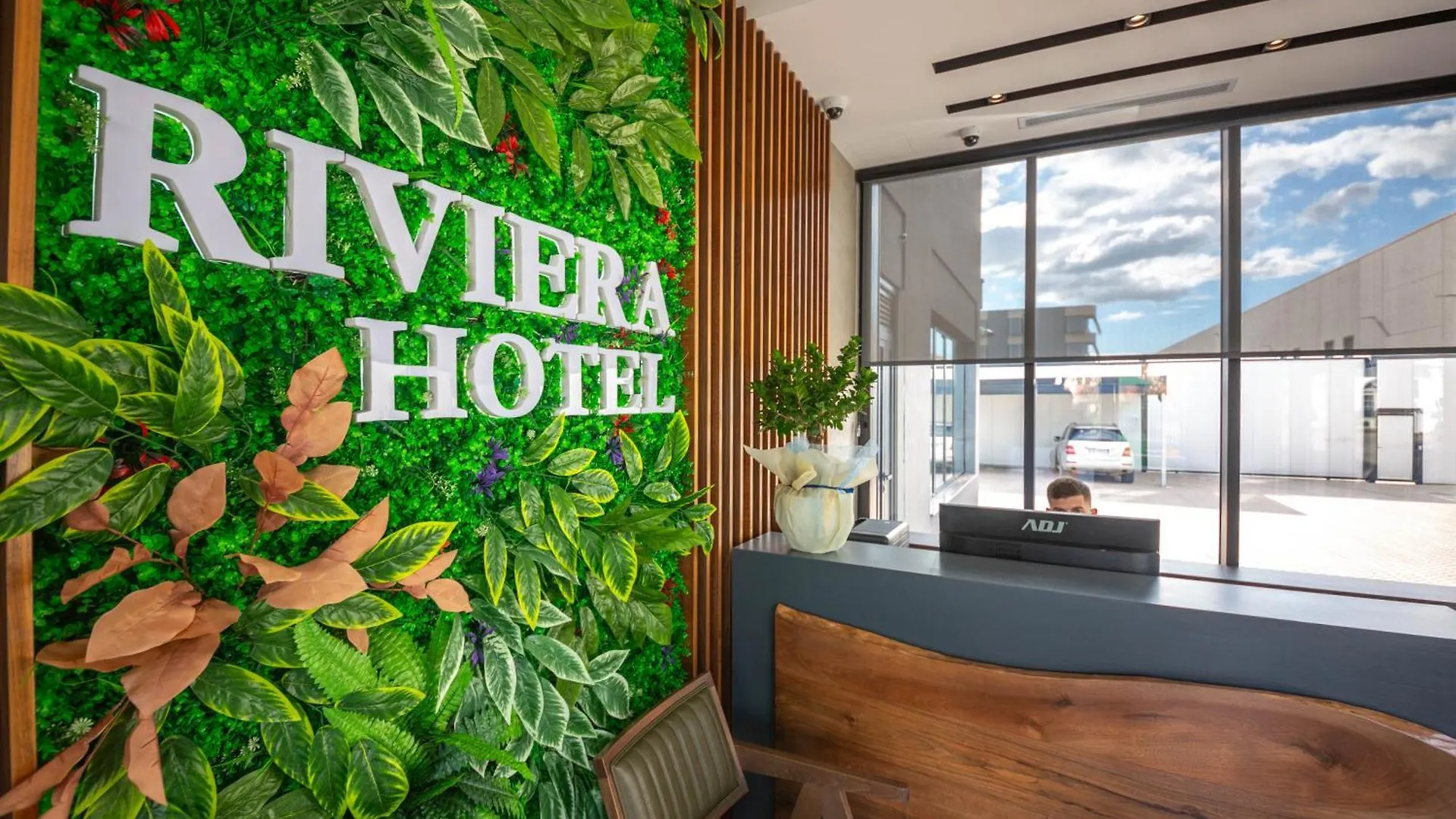 ****  Hotel Riviera Kamez Albánie